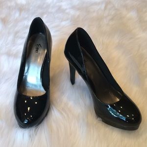 Fioni black heels